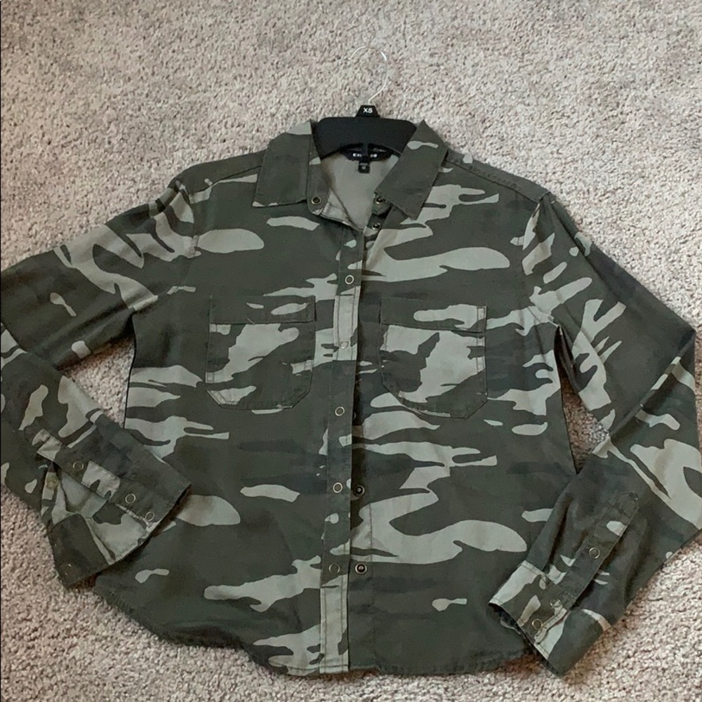Button Up Camo Shirt - Express Size XS